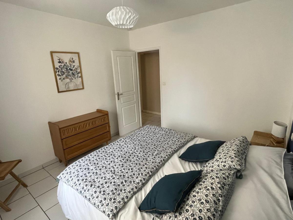 Bel Appartement 2 Chambres Au Coeur Du Village Eyragues 外观 照片